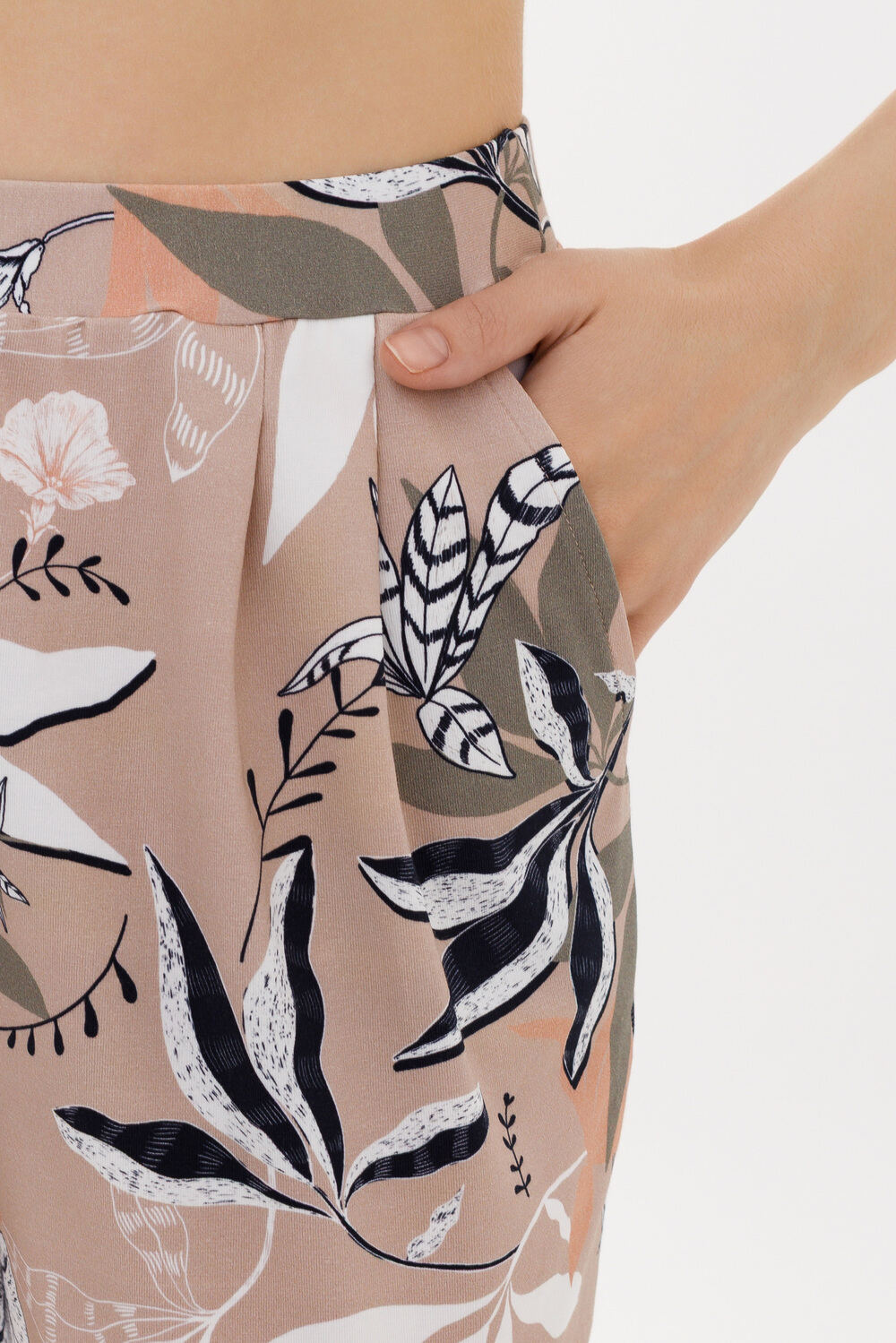 Брюки зауженные «Орнамент тишины»