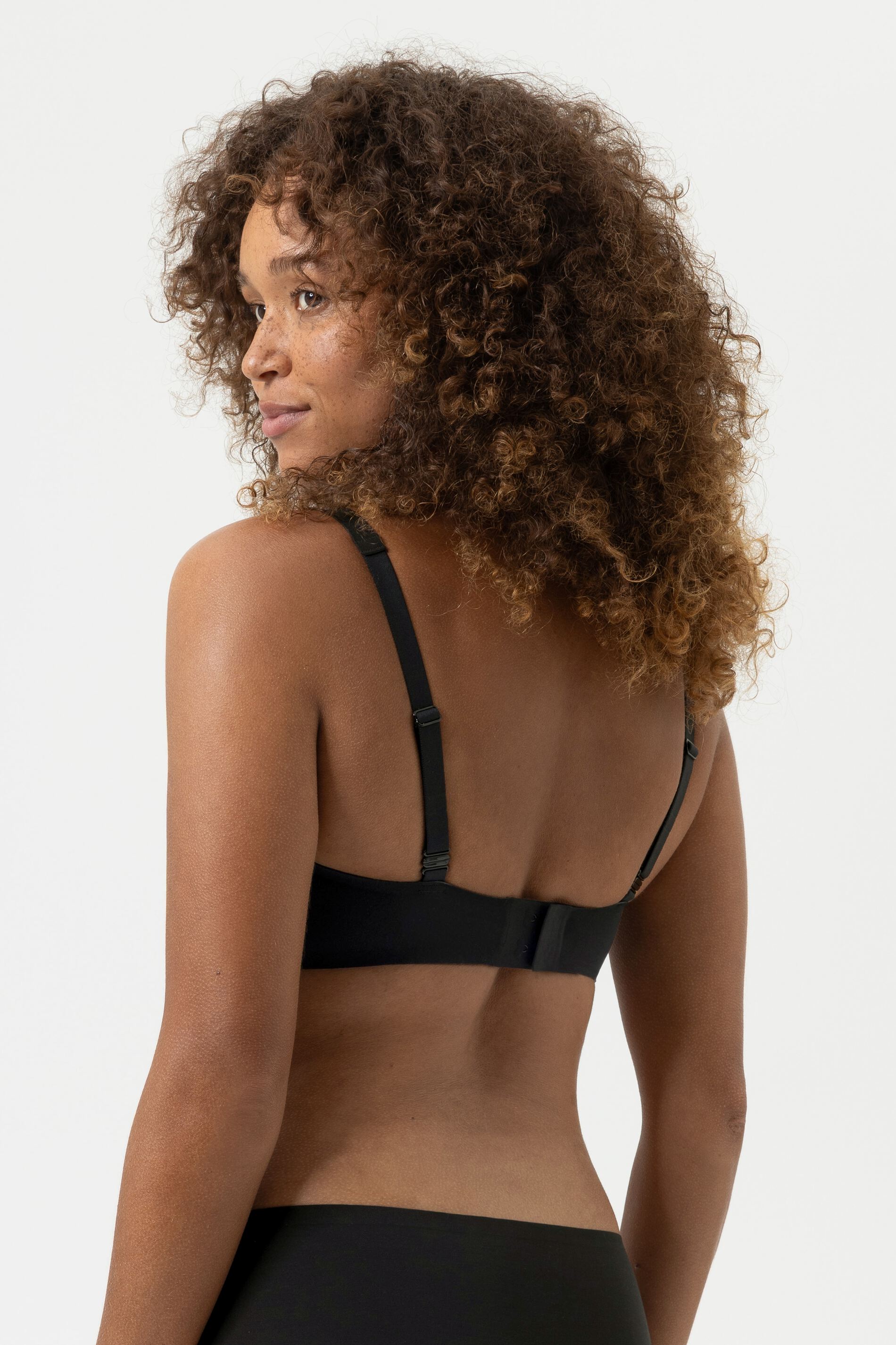 MEY (Simply better invisibles) Triangle bra «Black»