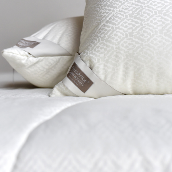 Подушка «CASHMERE SIESTA»