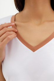 Футболка V «Жасмин»