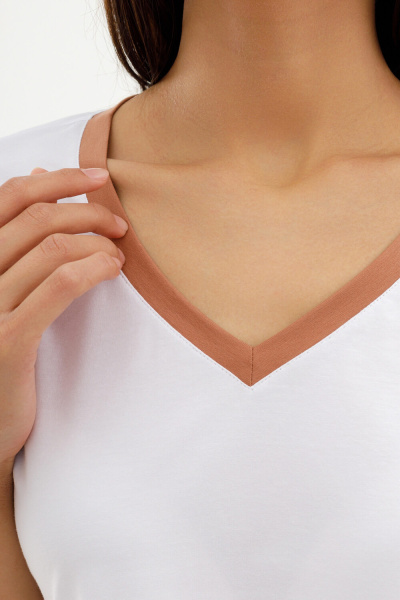 Футболка V «Жасмин»