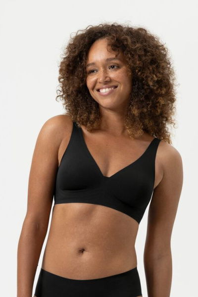 MEY (Simply better invisibles) Triangle bra «Black»
