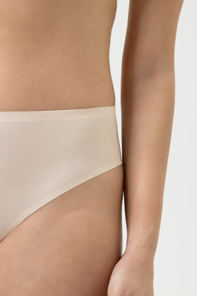 MEY (Simply better invisibles) Трусы thong с выс. талией «Bailey»