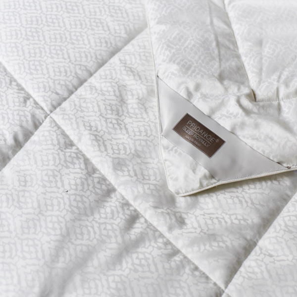 Одеяло «CASHMERE SIESTA» Одеяло «CASHMERE SIESTA»
