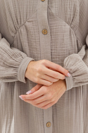 Платье с подрезом «Овсяная каша»